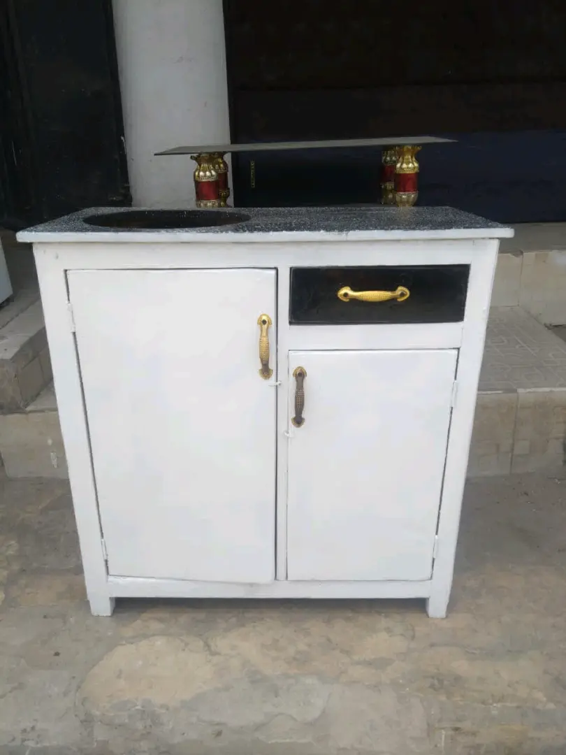 Cabinet ya Jikoni Nyeupe Used