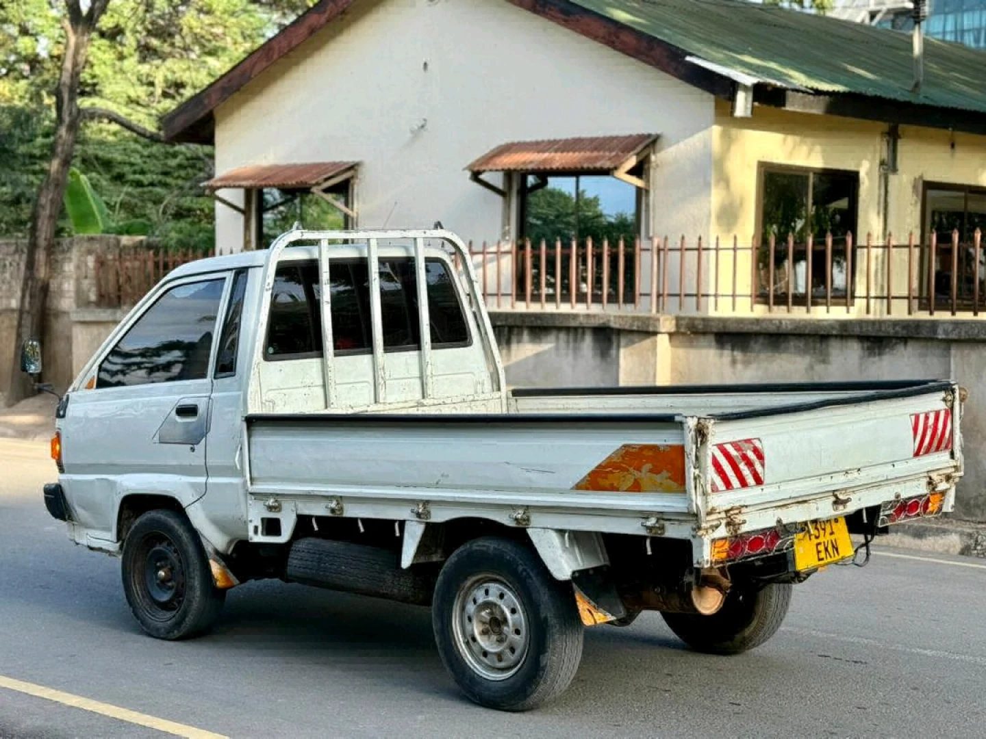 Toyota Townace EKN Van for Sale (18.7 Mil) thumbnail 4