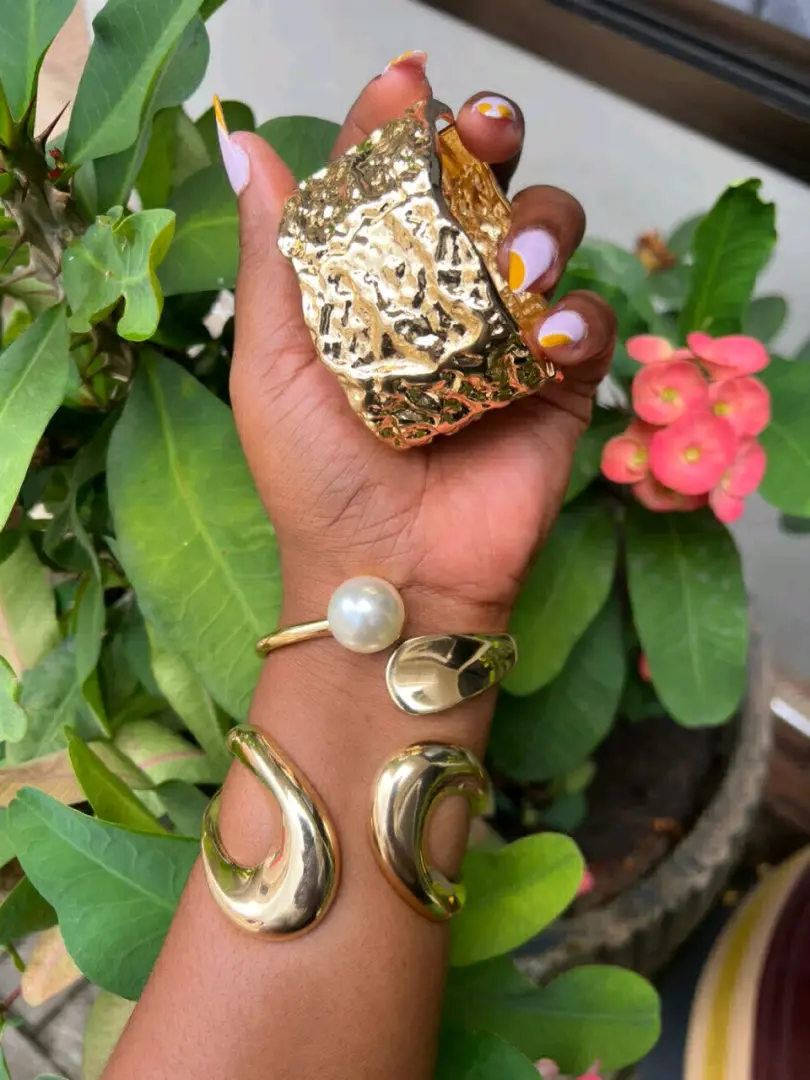 Gold Bangles (Hazipauki)