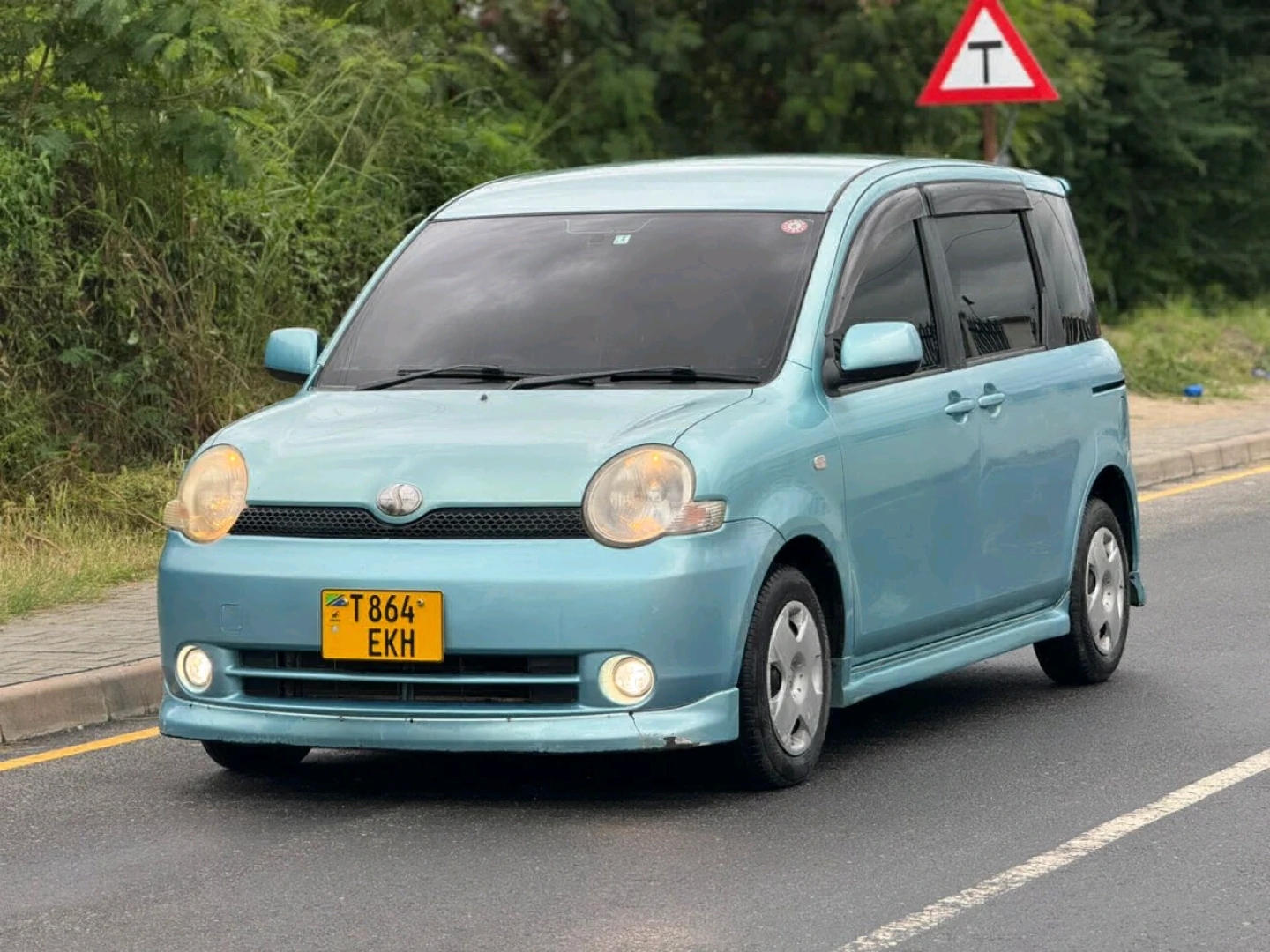Toyota Raum EKH For Sale thumbnail 6