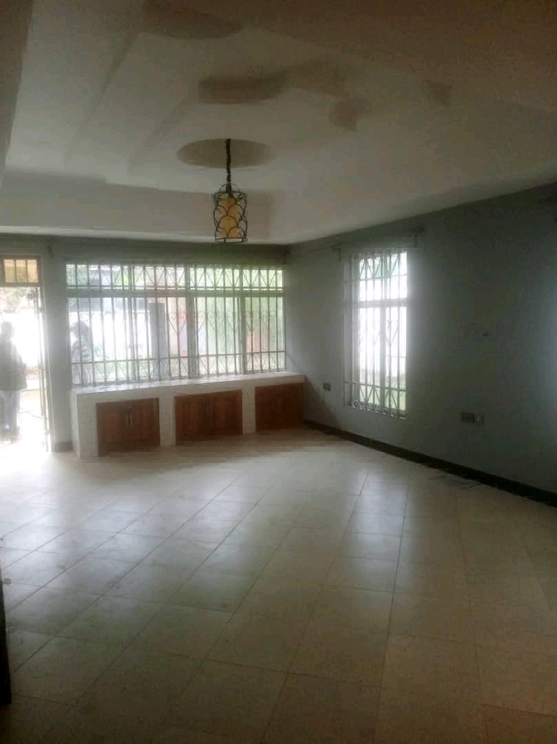 5 Bedroom House for Rent Usa River thumbnail 2