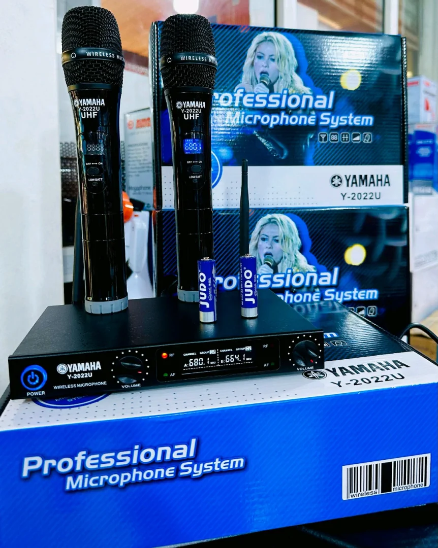 Yamaha Y-2022U Professional Dual UHF Wireless Microphone System