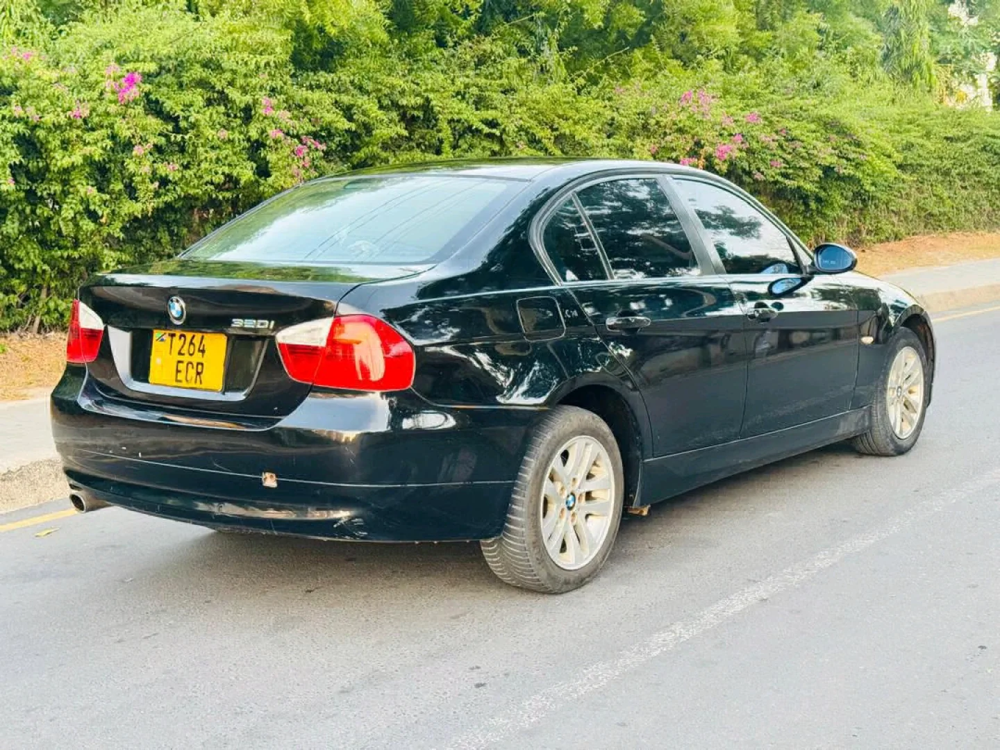 BMW 3 Series Sedan Black Low Mileage thumbnail 4
