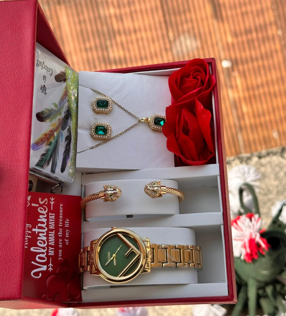 Women's Gold-Toned Watch and Jewellery Valentine's Gift Set thumbnail 3