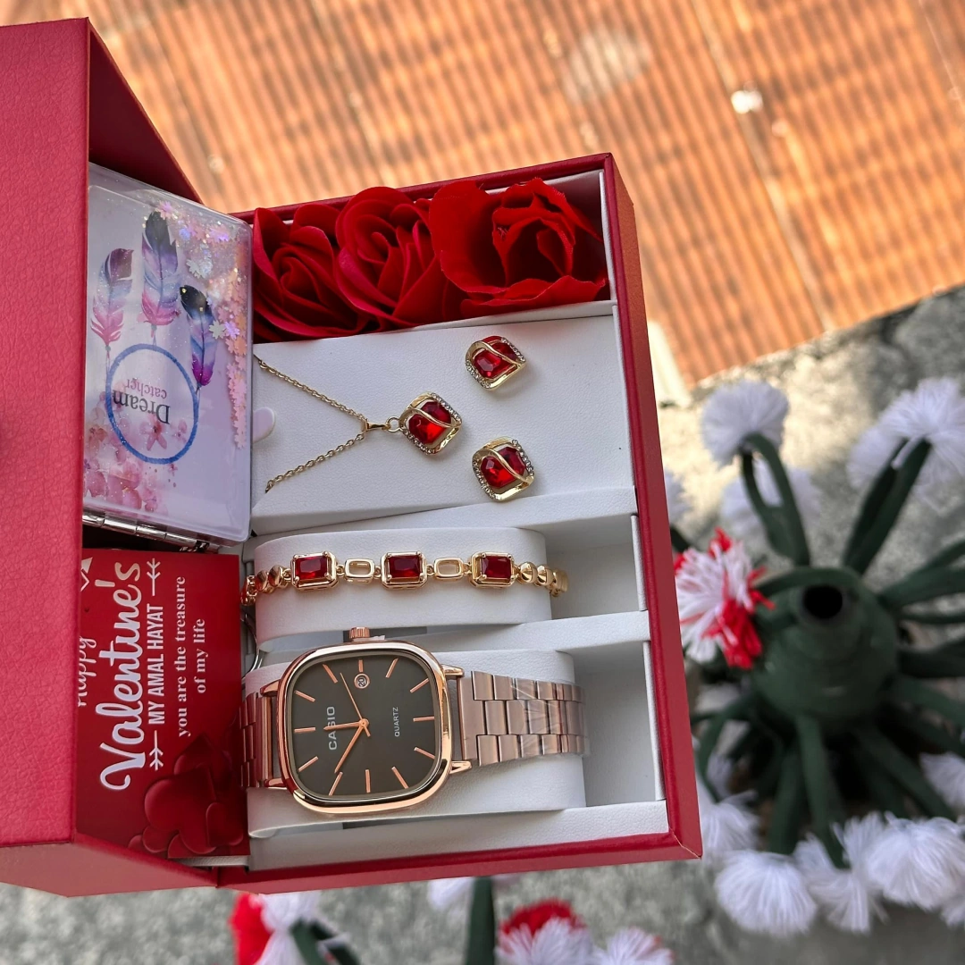 Women's Gold-Toned Watch and Jewellery Valentine's Gift Set thumbnail 9