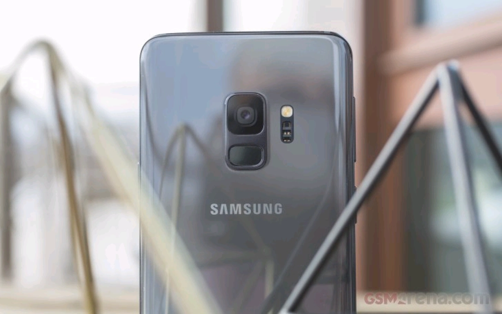 Used Samsung Galaxy S9 (4GB RAM, 3000mAh) from Dubai thumbnail 4