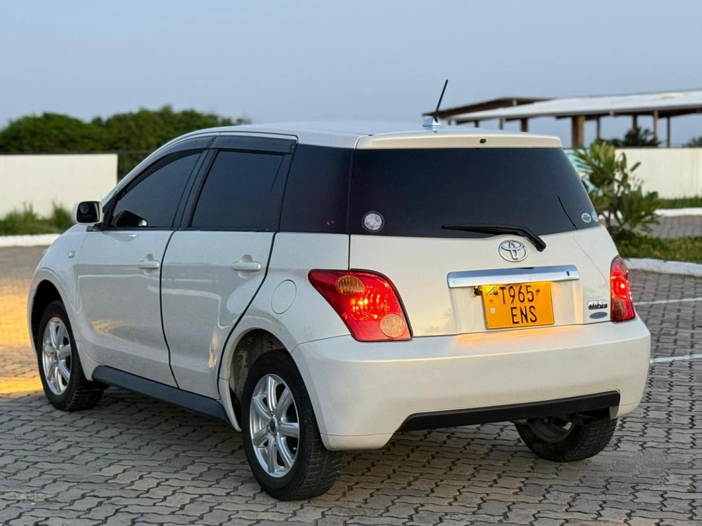 Toyota Ist 2004, 1290 CC, Clean Condition thumbnail 7