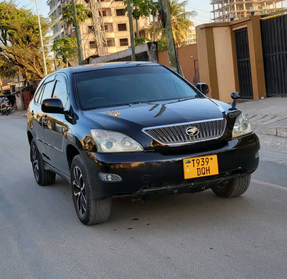 Black Toyota Harrier SUV 2006 Model