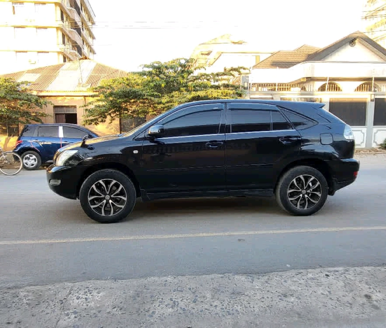 Black Toyota Harrier SUV 2006 Model thumbnail 3