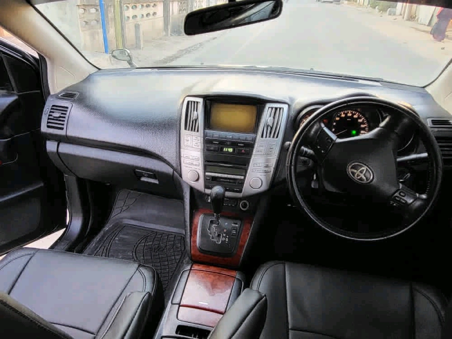 Black Toyota Harrier SUV 2006 Model thumbnail 7