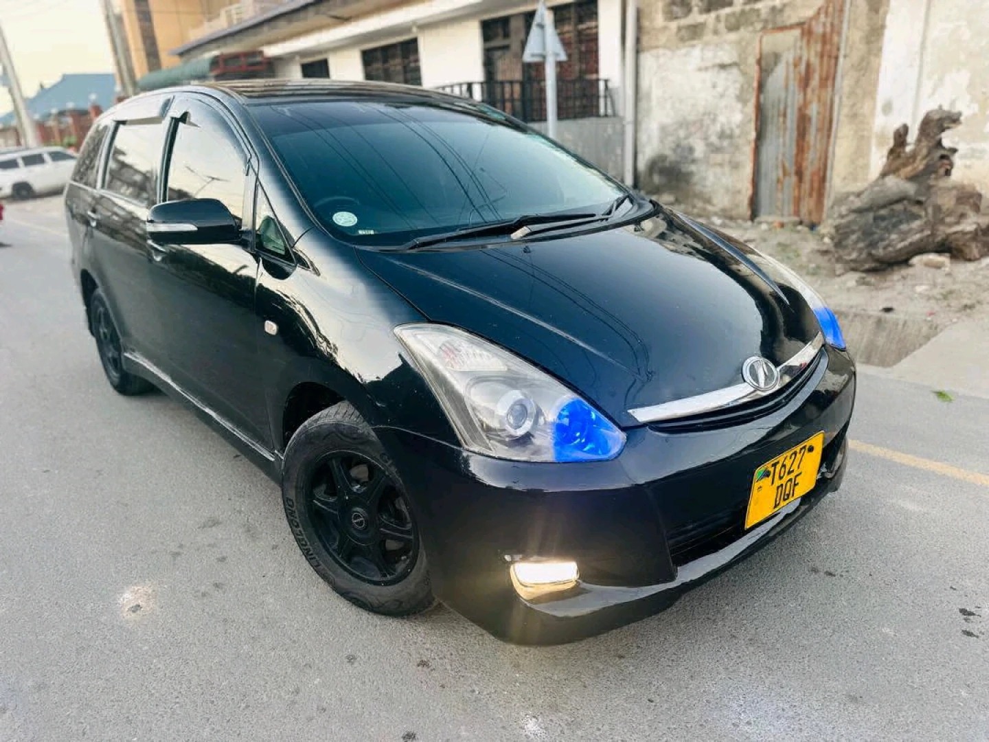 Black Toyota Wish DQF Automatic 1790cc thumbnail 3