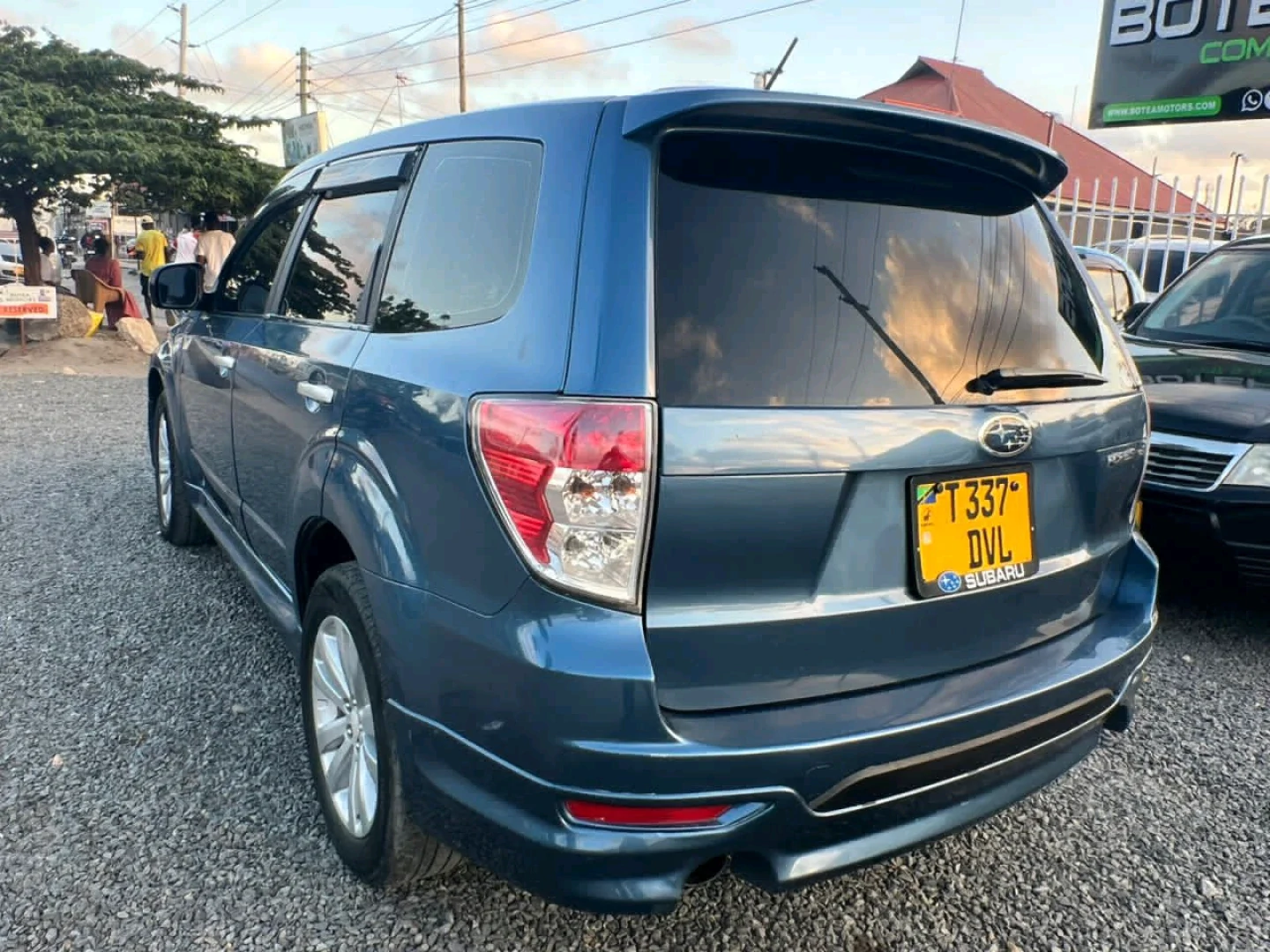 Blue Subaru Forester 2009 DVL Low Mileage thumbnail 3