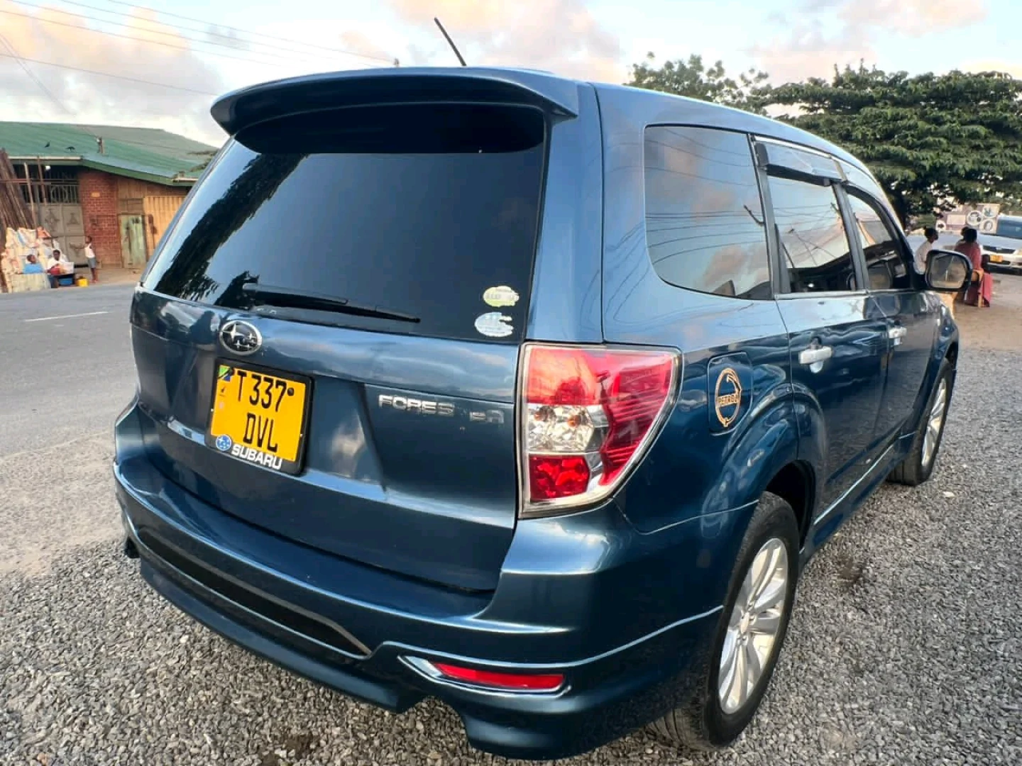 Blue Subaru Forester 2009 DVL Low Mileage thumbnail 4