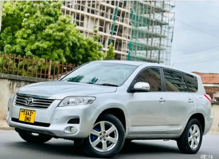 Silver Toyota Vanguard (DMU) thumbnail 3