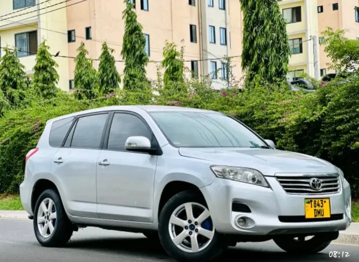 Silver Toyota Vanguard (DMU) thumbnail 4