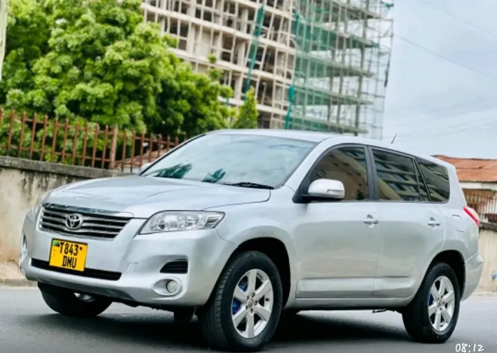 Silver Toyota Vanguard (DMU) thumbnail 5
