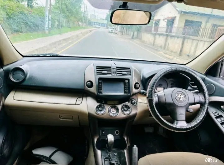 Silver Toyota Vanguard (DMU) thumbnail 6