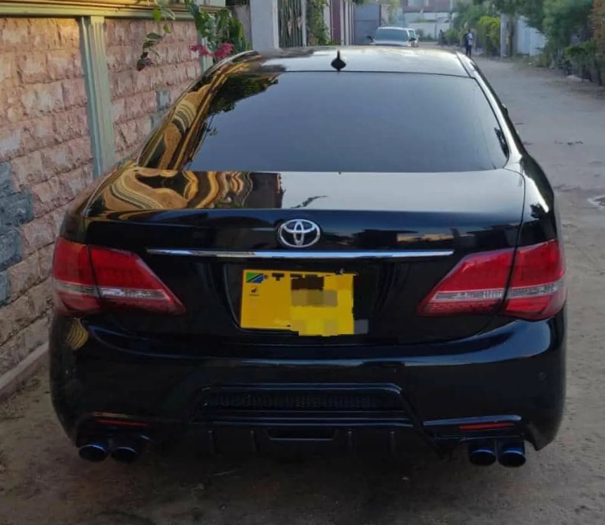 Toyota Crown Athlete 2010 Black Reg EAL thumbnail 2