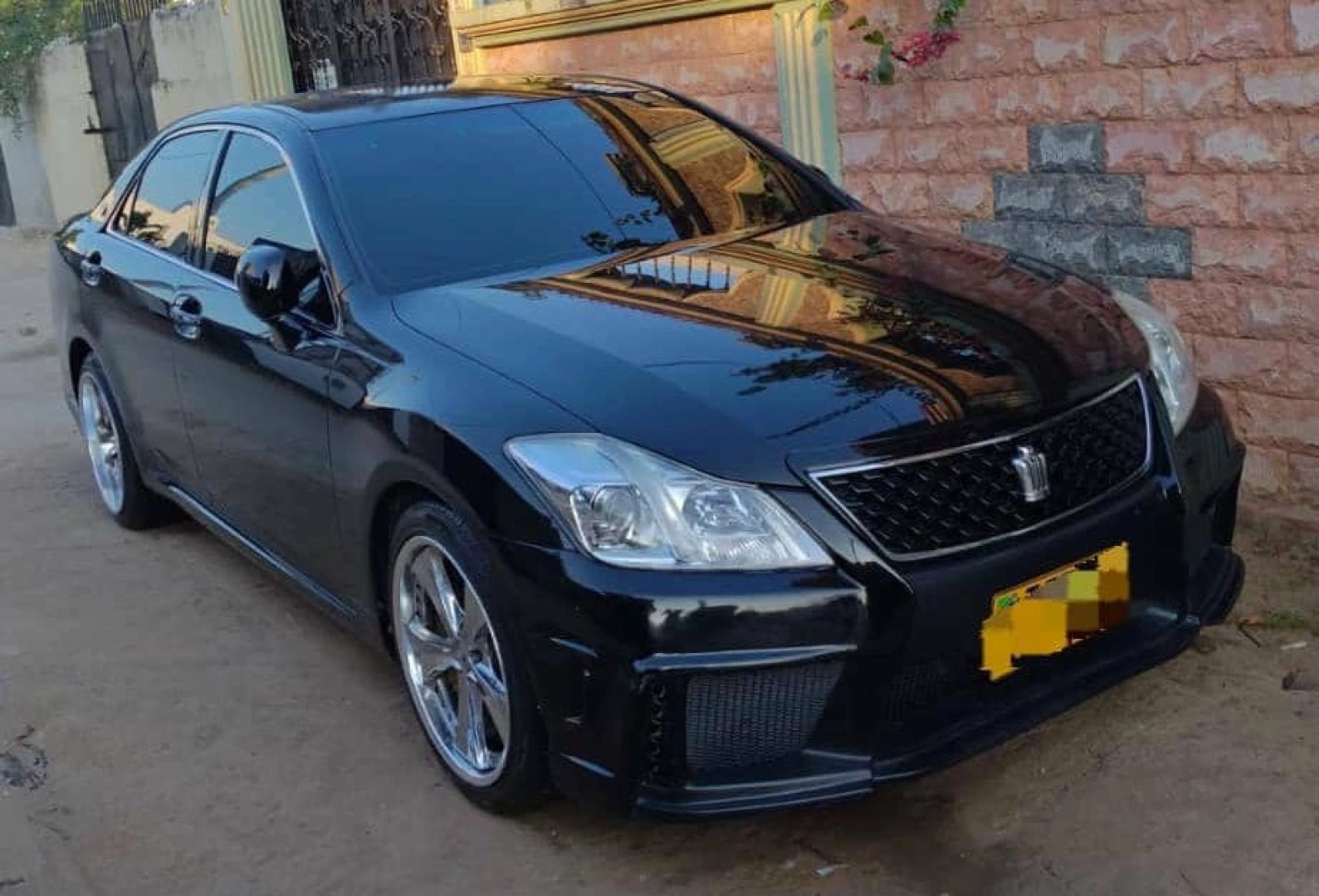 Toyota Crown Athlete 2010 Black Reg EAL thumbnail 5