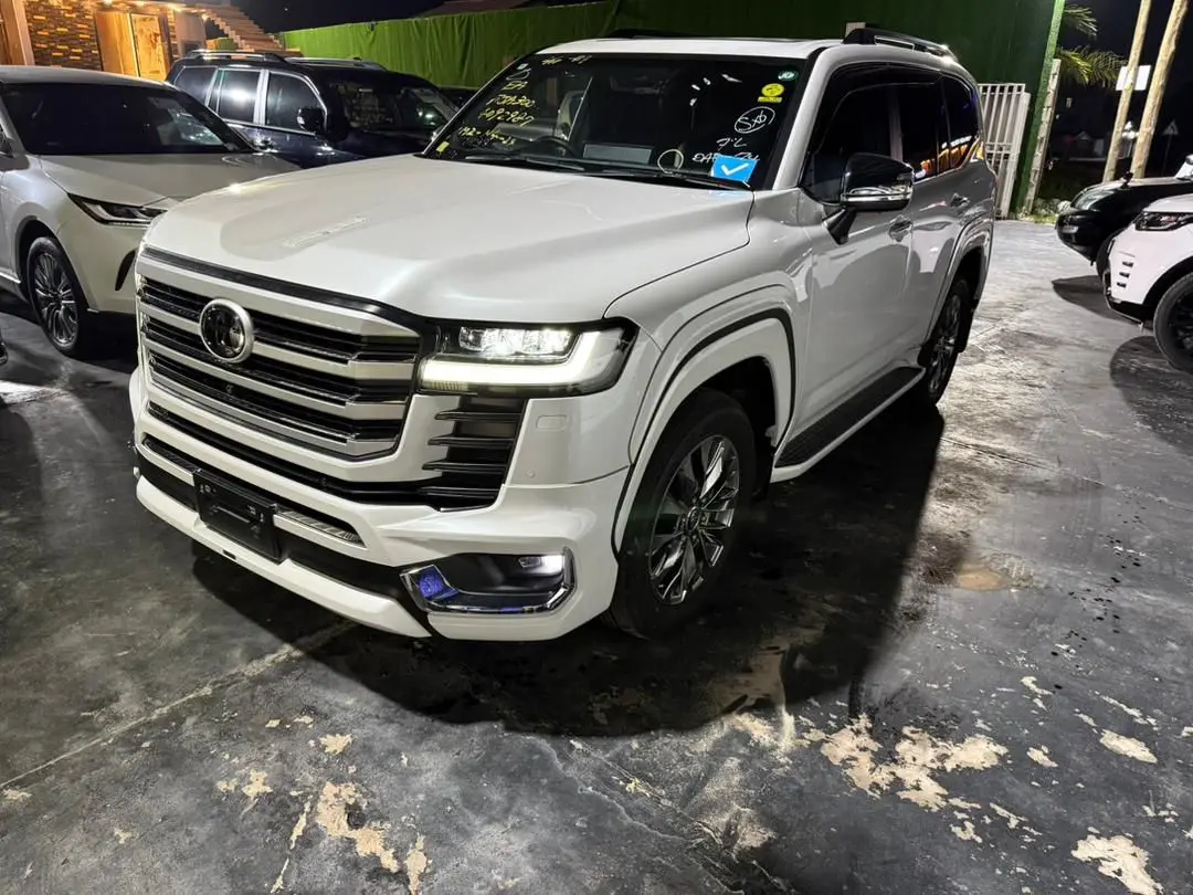 2024 Toyota Land Cruiser ZX 3.3L Diesel thumbnail 2