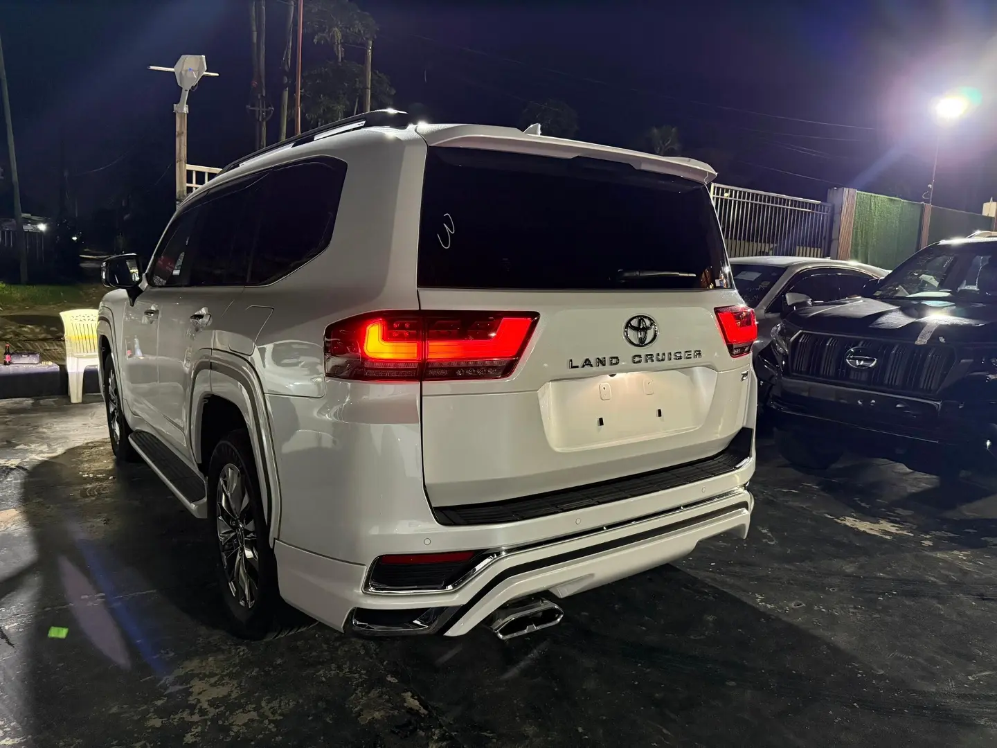 2024 Toyota Land Cruiser ZX 3.3L Diesel thumbnail 4
