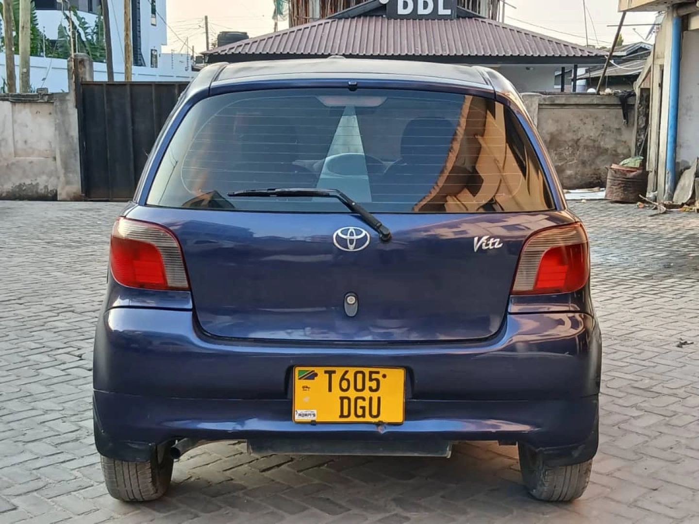 Toyota Vitz DGU - 1290CC Automatic thumbnail 2