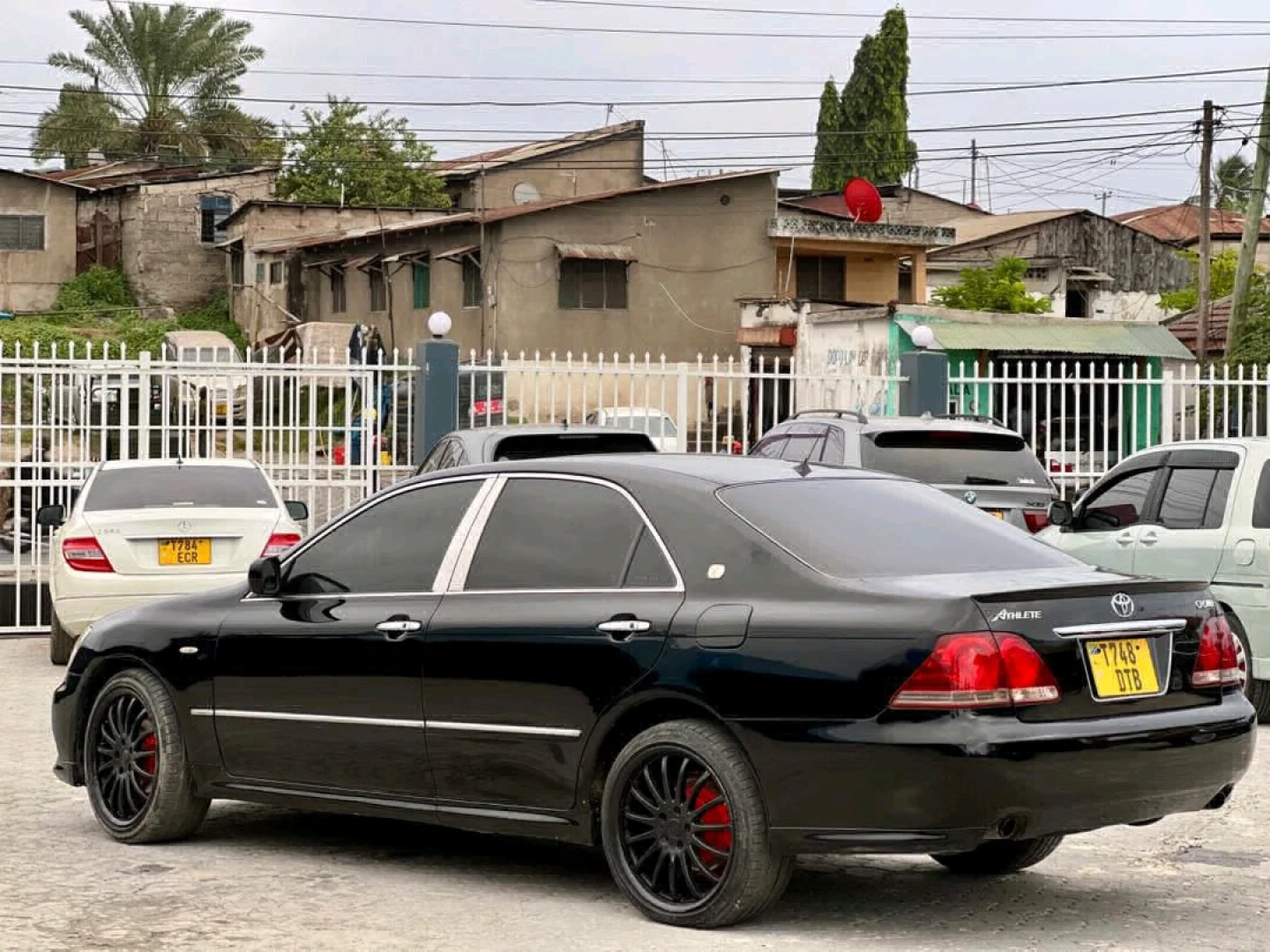 Toyota Crown Athlete Black Sedan Reg DTB thumbnail 6