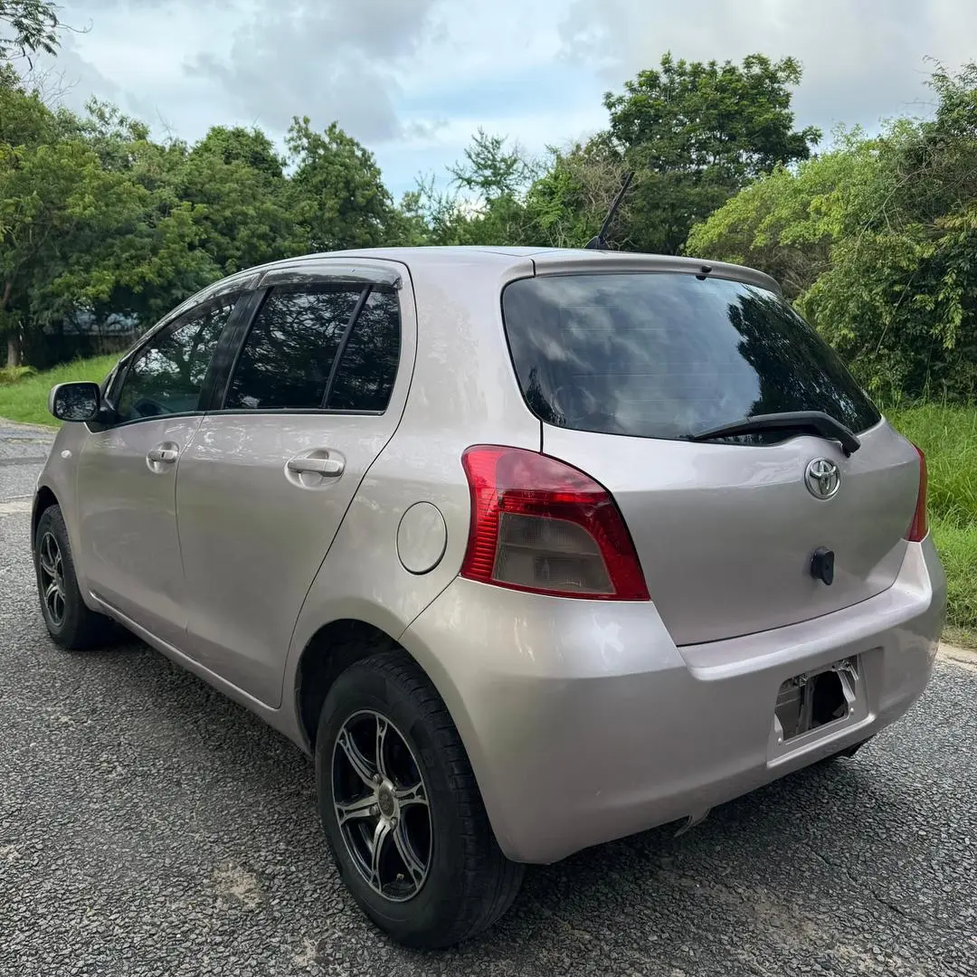 Toyota Vitz 2009 thumbnail 3