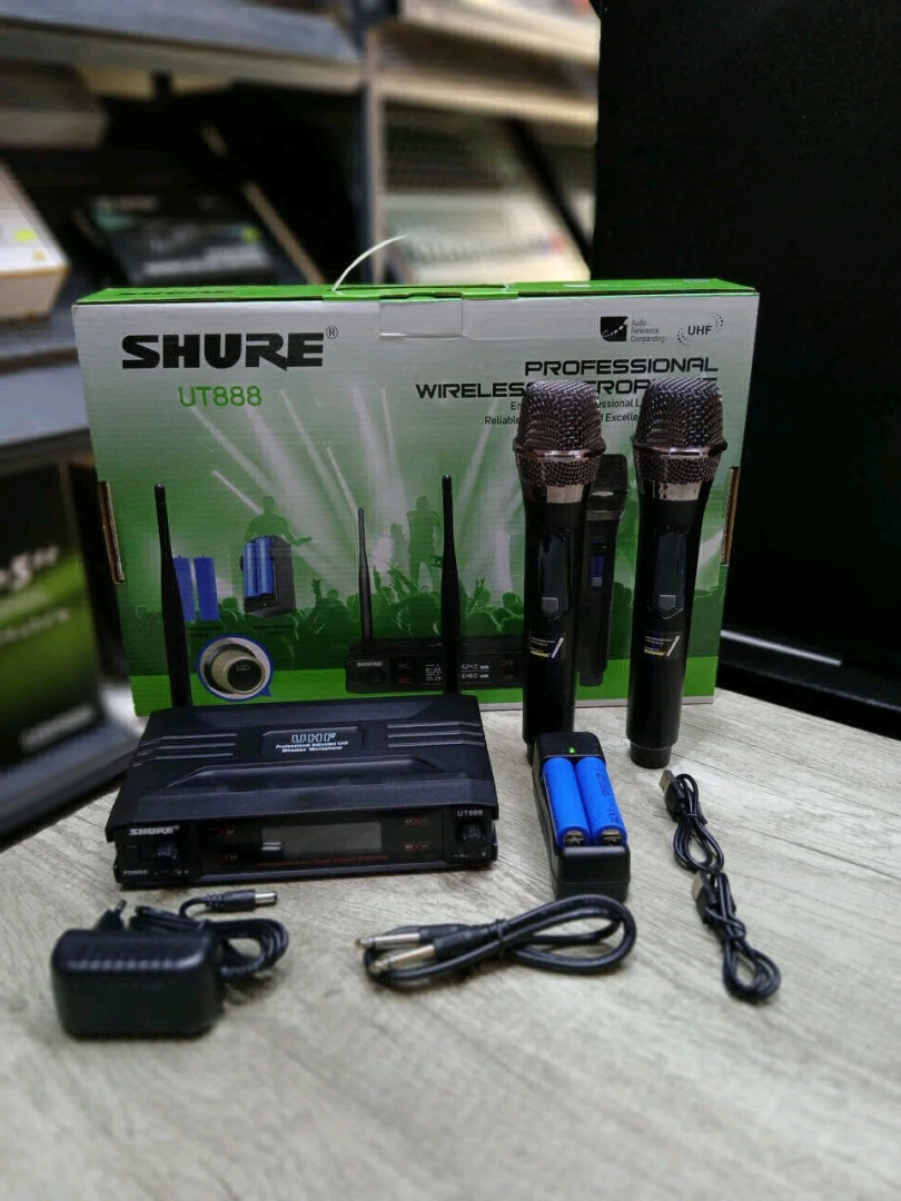 Shure UT888 Professional Wireless Microphone System