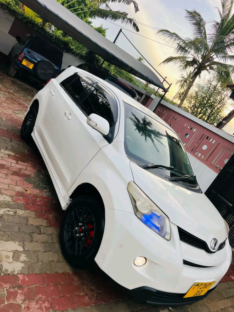 Toyota IST New Model 1490 CC thumbnail 2