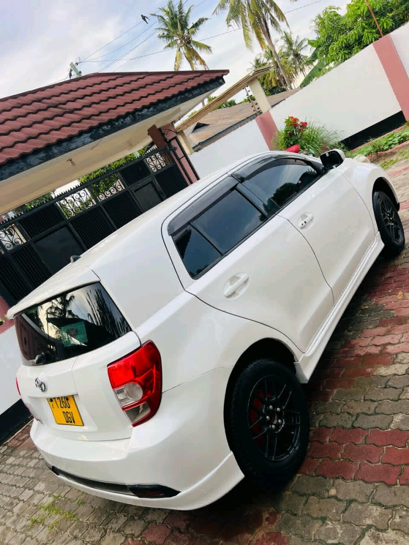 Toyota IST New Model 1490 CC thumbnail 4