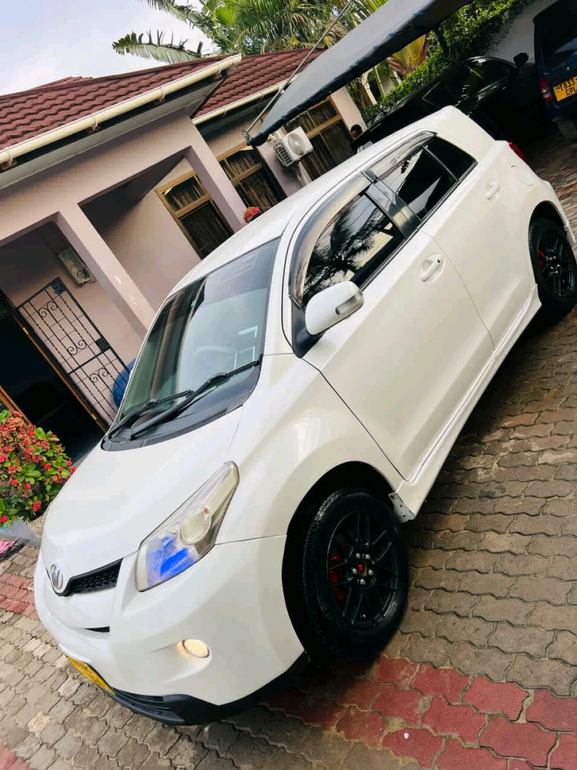Toyota IST New Model 1490 CC thumbnail 5