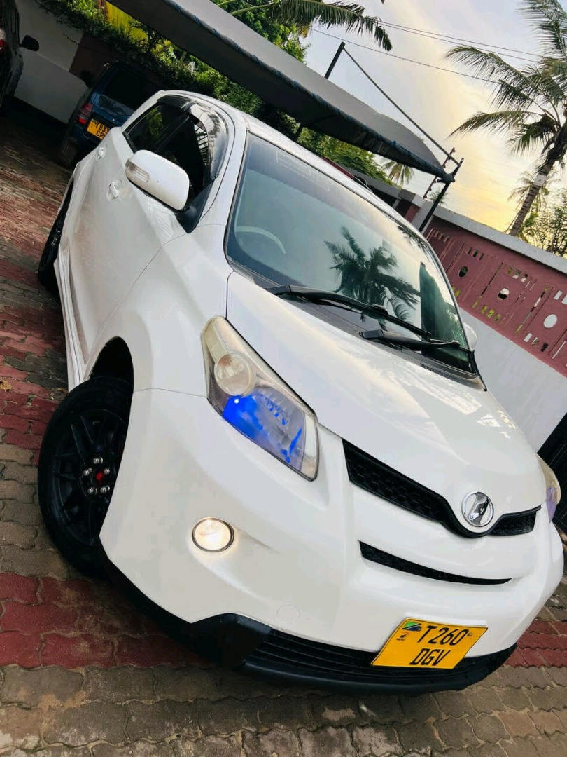 Toyota IST New Model 1490 CC thumbnail 8