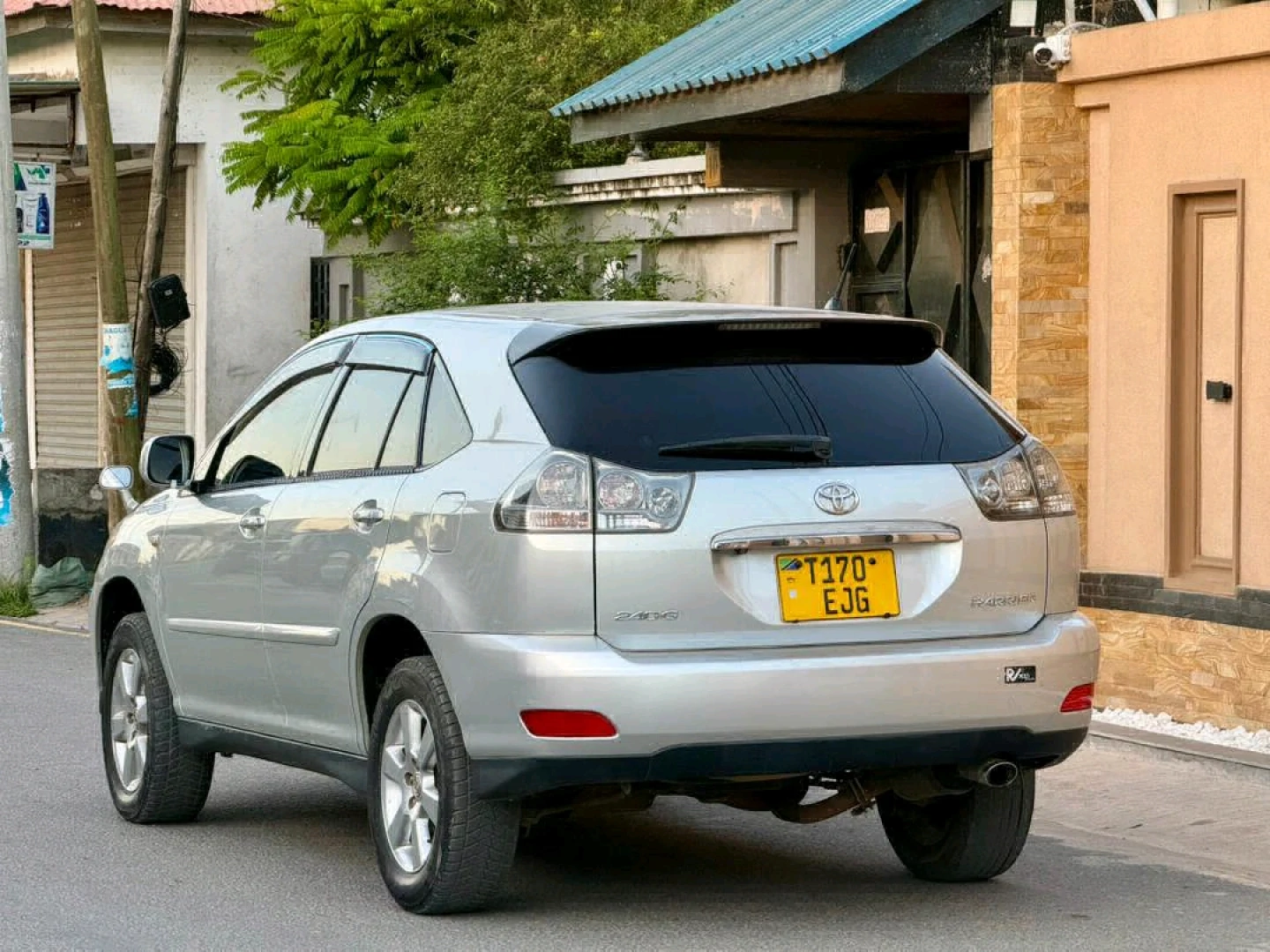 Toyota Harrier SUV 2003 Model Silver thumbnail 4