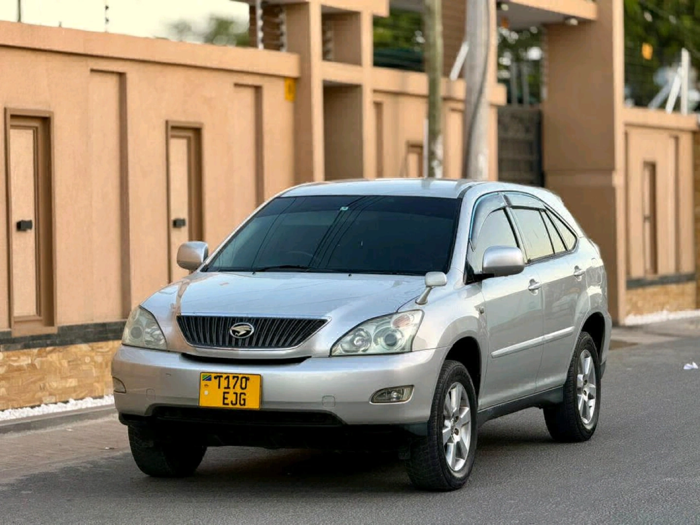 Toyota Harrier SUV 2003 Model Silver thumbnail 5