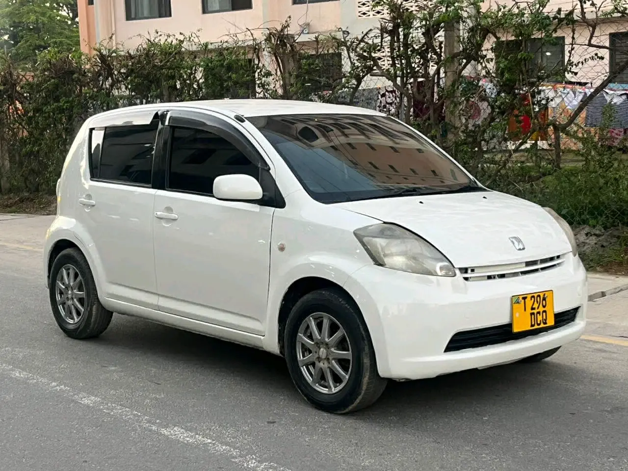 White Toyota Passo (DCQ) thumbnail 2