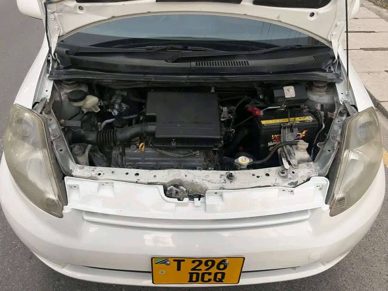 White Toyota Passo (DCQ) thumbnail 3