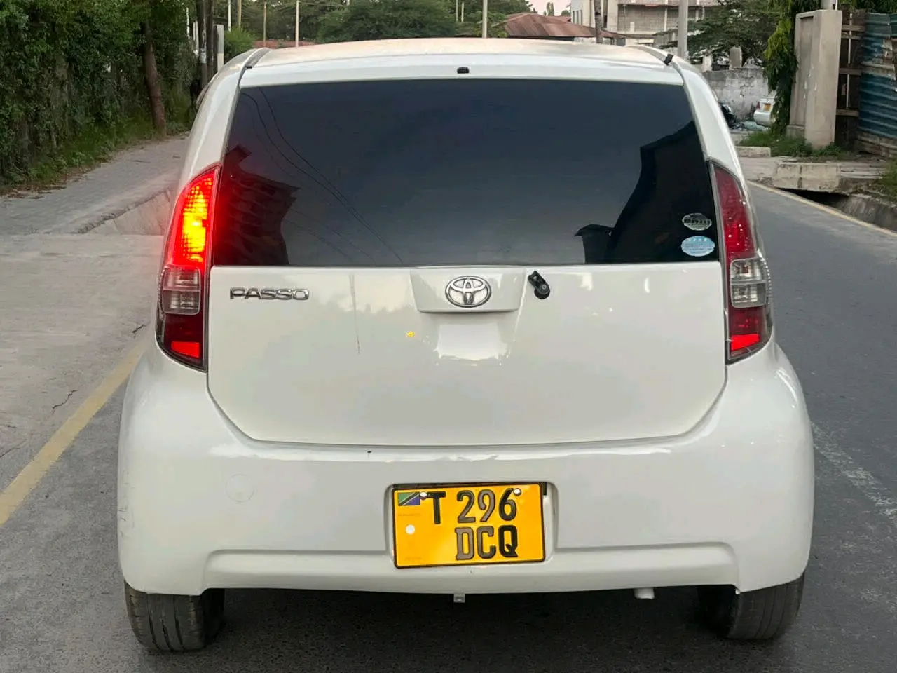 White Toyota Passo (DCQ) thumbnail 4