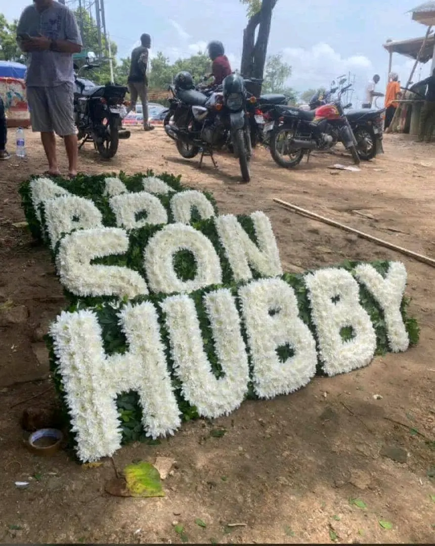 AFE Decor: Funeral Wreaths & Wedding Flowers