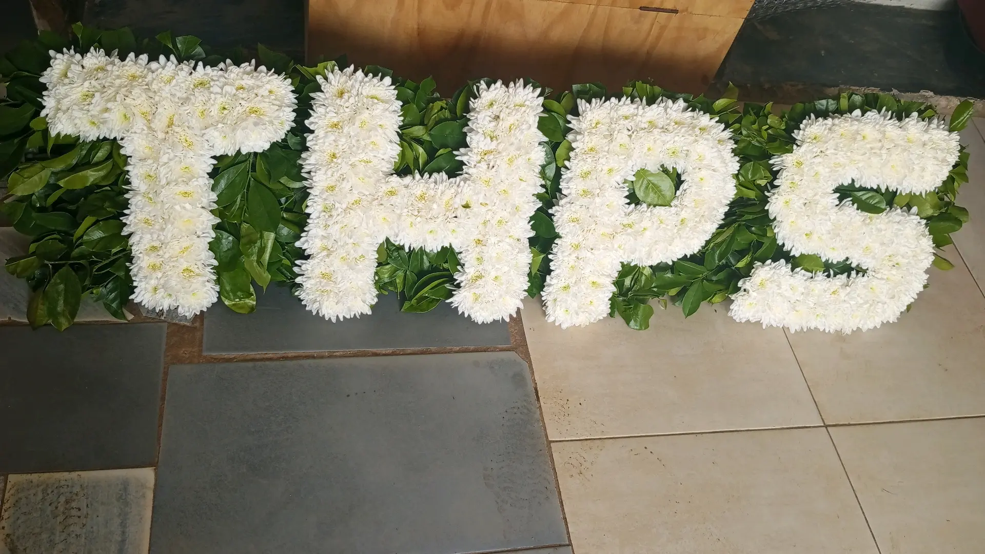 AFE Decor: Funeral Wreaths & Wedding Flowers thumbnail 6