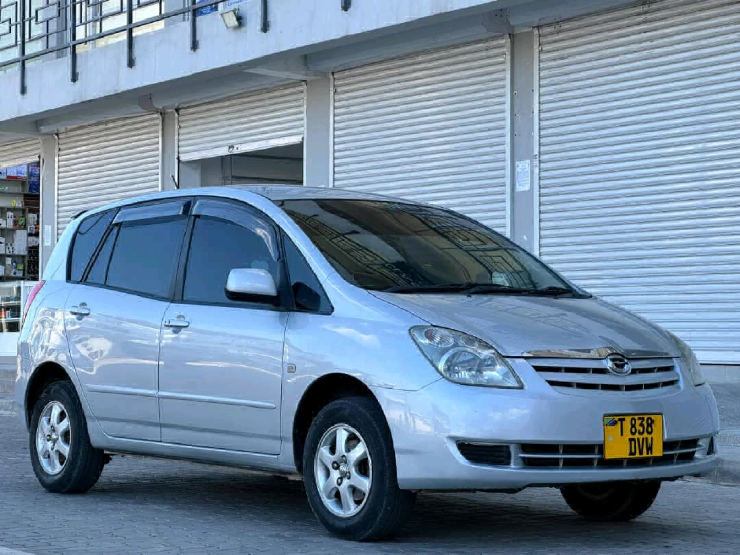 Toyota Spacio 2004 Silver 1490 CC thumbnail 3