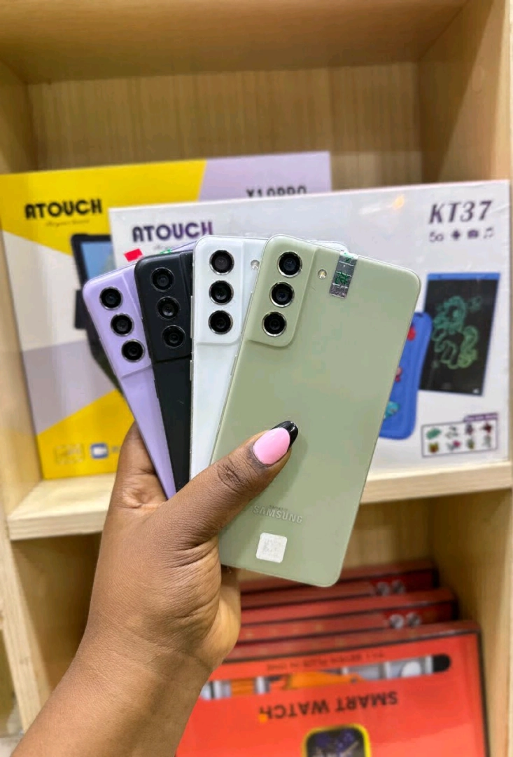 Samsung & iPhone Smartphones and Accessories (Earphones, Chargers, Cases)