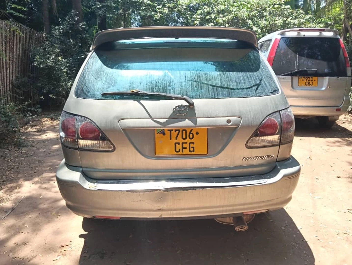 Toyota Harrier Old Model VVTI 2360 CC (9 Million TZS) thumbnail 6