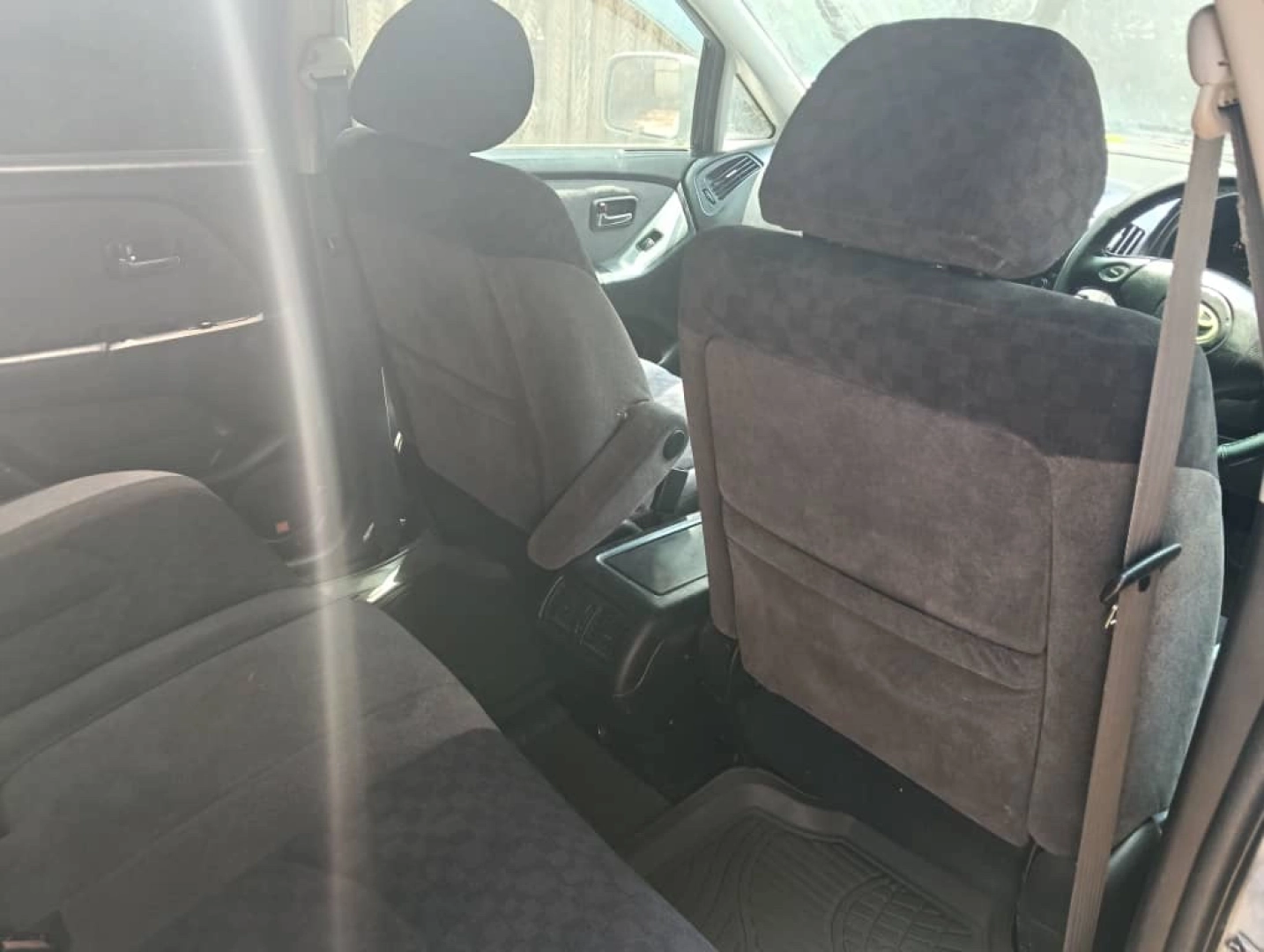 Toyota Harrier Old Model VVTI 2360 CC (9 Million TZS) thumbnail 9