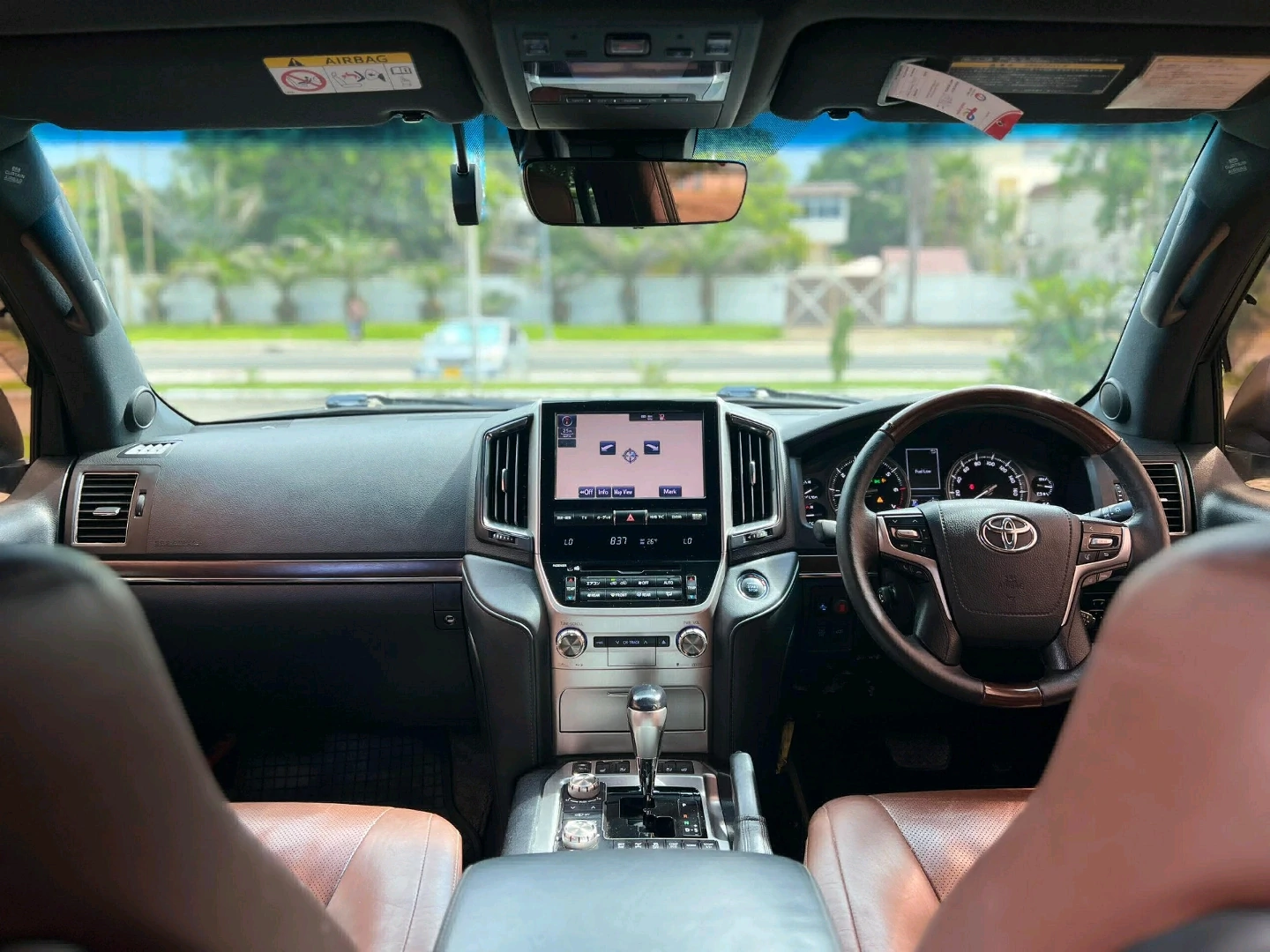 Toyota Land Cruiser V8 2018 - Low Mileage thumbnail 6