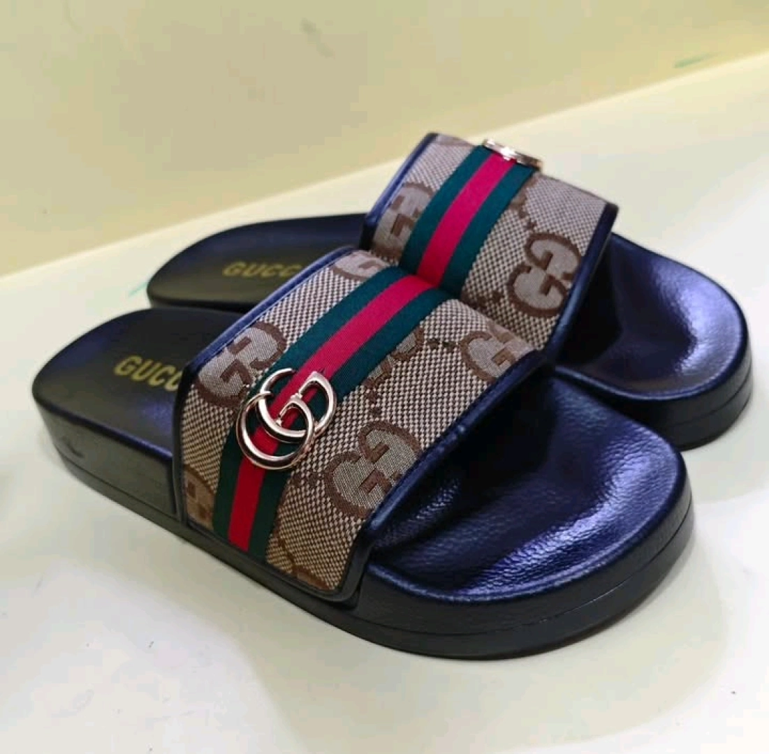 Black Clarks Slide Sandals thumbnail 5