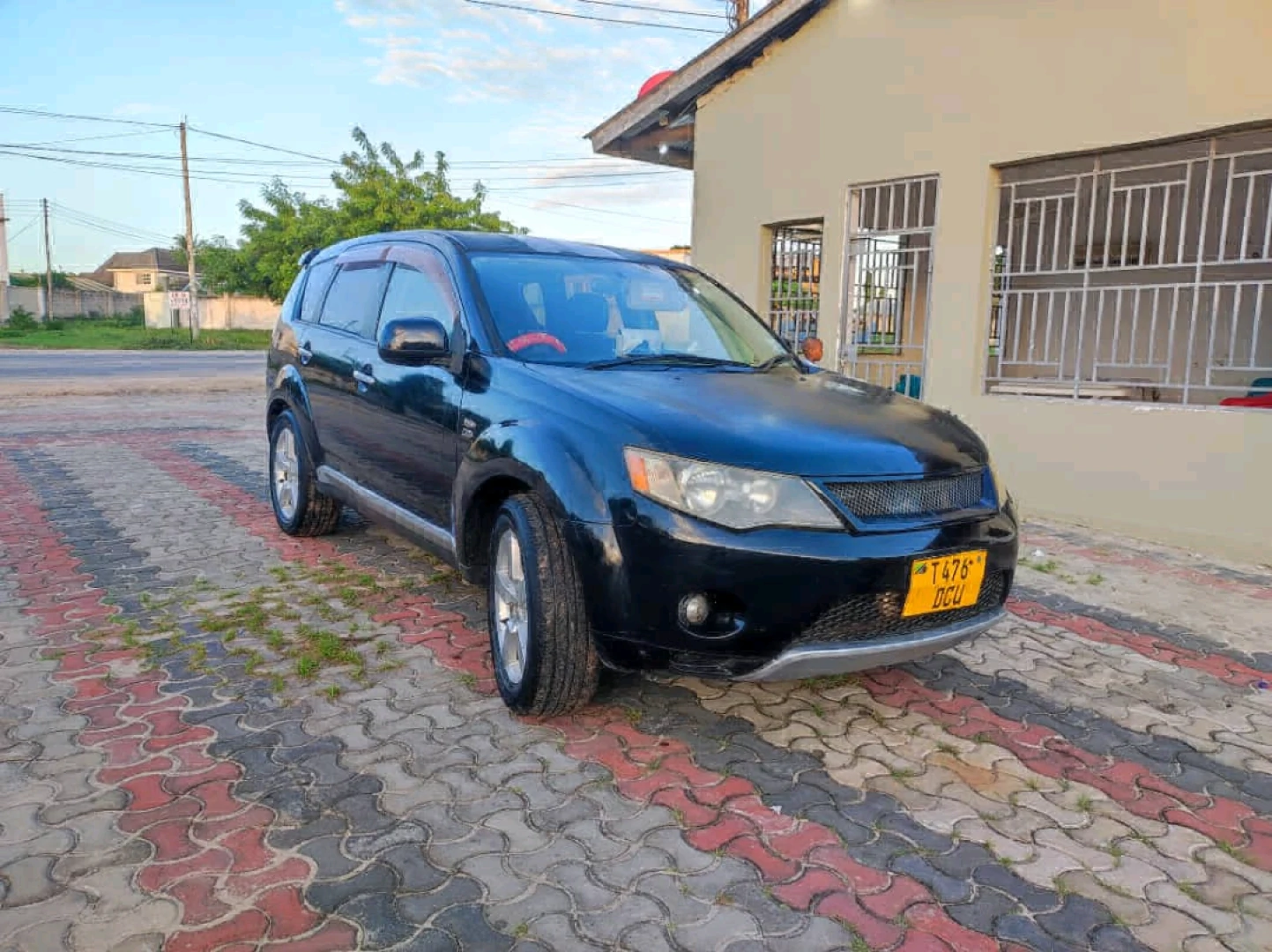 Black Mitsubishi Outlander SUV for Sale