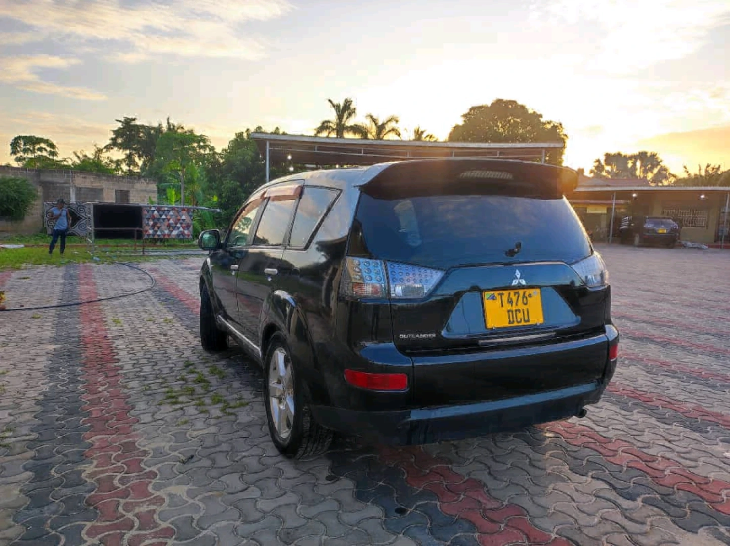 Black Mitsubishi Outlander SUV for Sale thumbnail 2