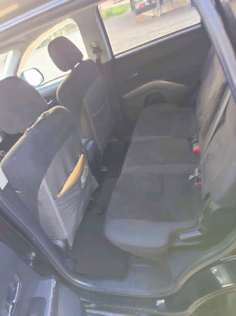 Black Mitsubishi Outlander SUV for Sale thumbnail 5
