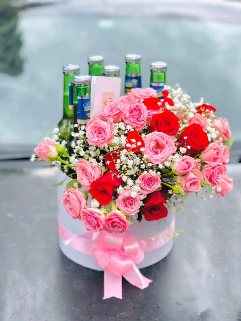 Fresh Flower Bouquets & Floral Displays